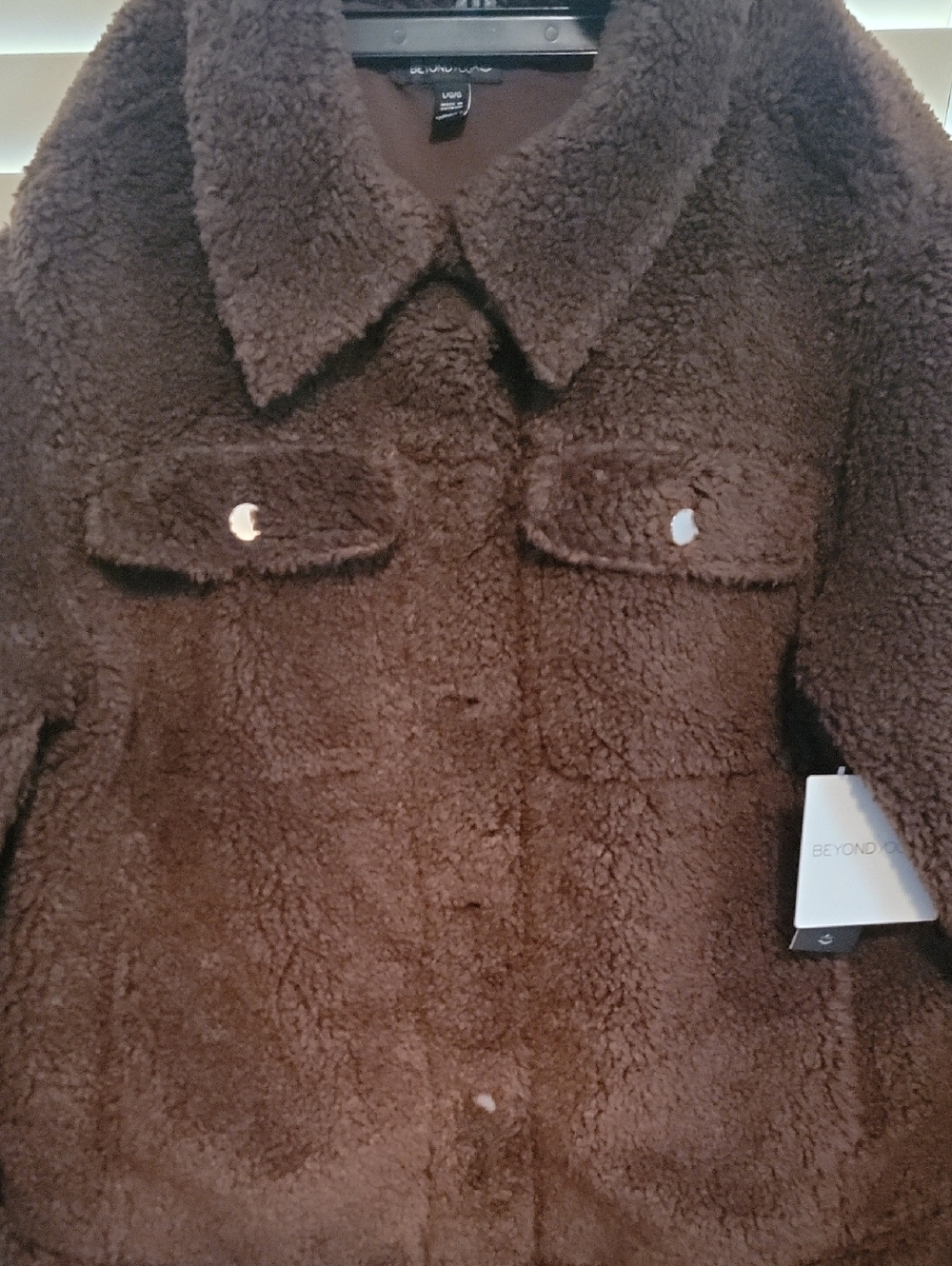 Beyond Yoga NWT Chocolate Brown Teddy Jacket with Chest Flap Pockets, Sz Large